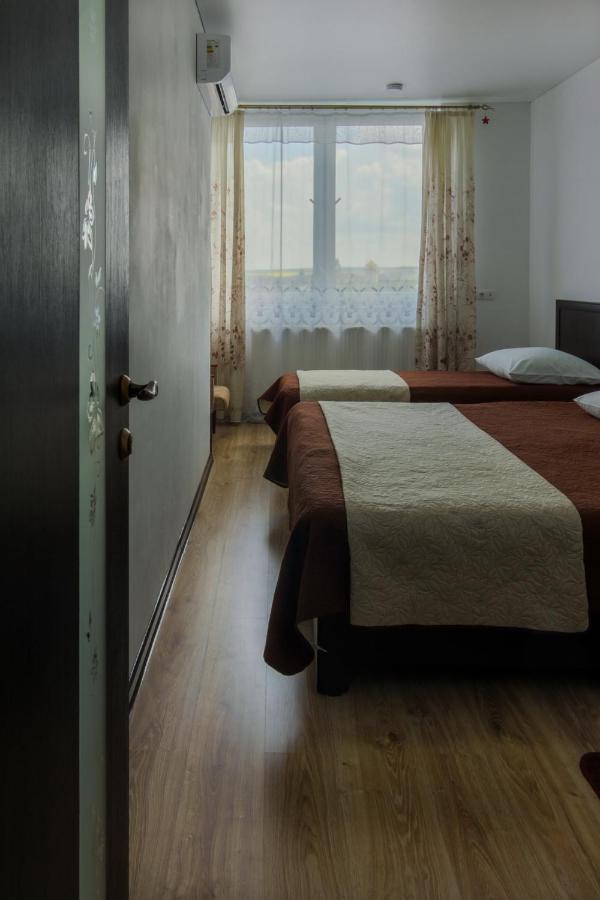 Rooms With Fortetsya View 2 كاميانيتس - بوديلسكيي المظهر الخارجي الصورة